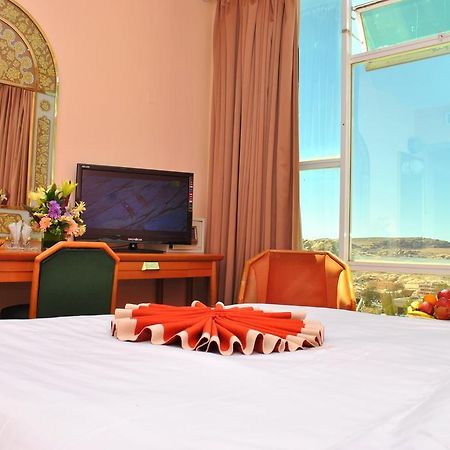 Candles Hotel Wadi Musa Exterior photo